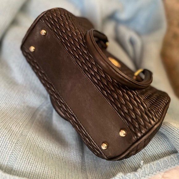 đź’‹đź’‹ Textured Handbag Not So Basic Black ;) - Picture 5 of 12